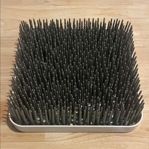 Gray Grass-Like Drying Rack